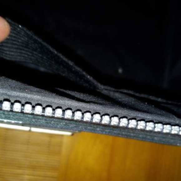 LUGGAGE MAKE-UP BAG - Picture 4 of 4